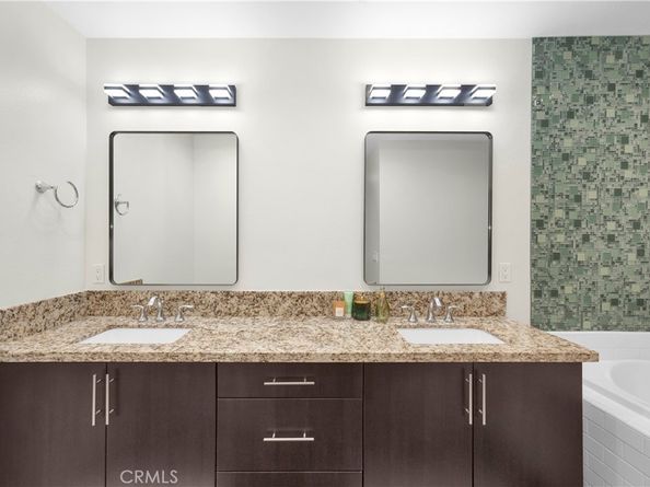 21 Gramercy 220, Irvine CA 92612