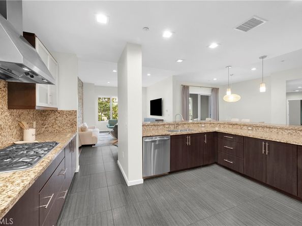 21 Gramercy 220, Irvine CA 92612