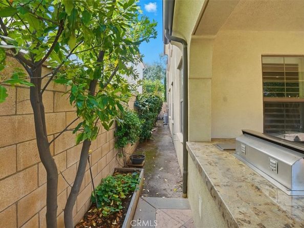 65 Rolling Green, Irvine CA 92620