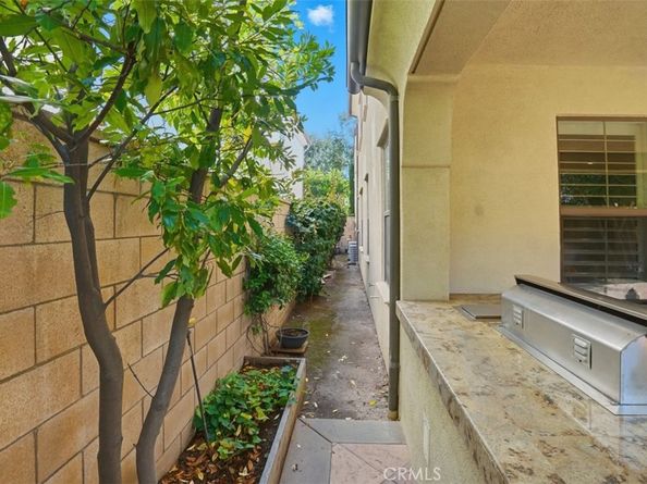 65 Rolling Green, Irvine CA 92620