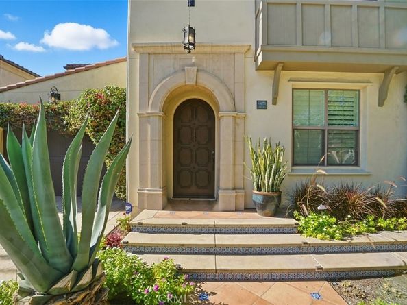 65 Rolling Green, Irvine CA 92620