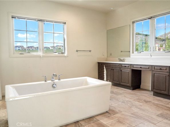 111 Lanzon, Irvine CA 92602