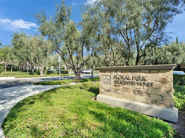 87 Hanging Gdn, Irvine CA 92620