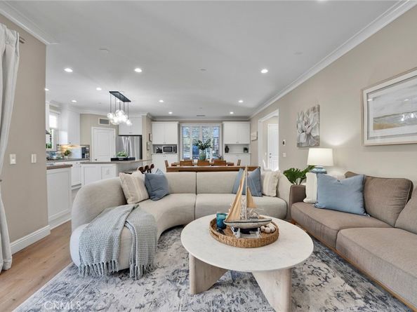 87 Hanging Gdn, Irvine CA 92620