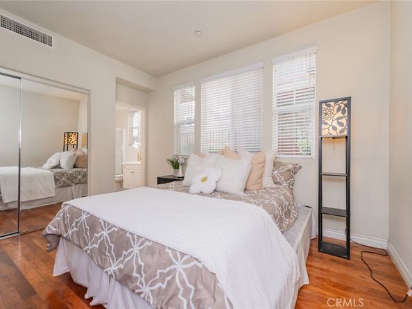 10 Flyers, Tustin CA 92782