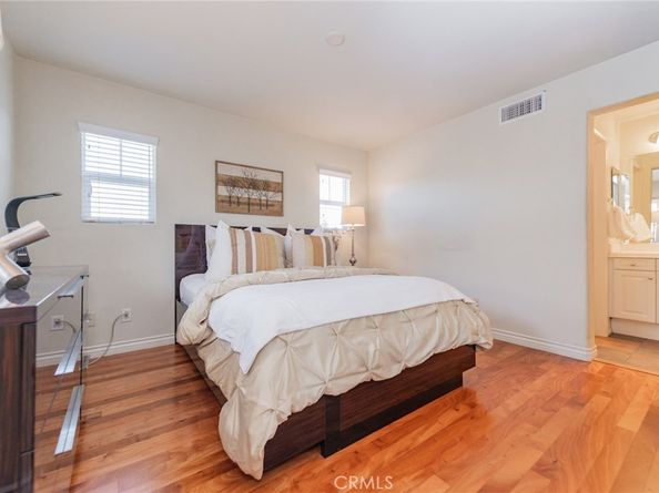 10 Flyers, Tustin CA 92782