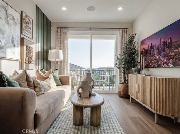 12720 Azure Way 29, Hawthorne CA 90250