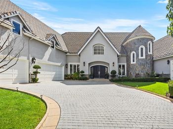 22187 Westcliff