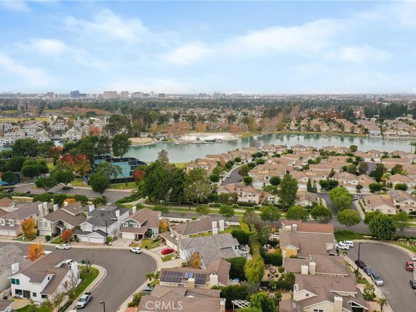 17 Weepingwood, Irvine CA 92614