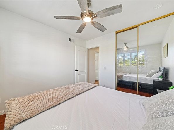 17 Weepingwood, Irvine CA 92614