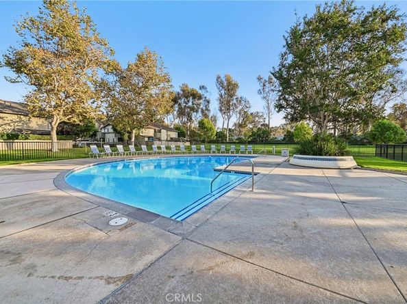 17 Weepingwood, Irvine CA 92614