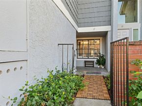 17 Weepingwood, Irvine CA 92614