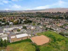 17 Weepingwood, Irvine CA 92614