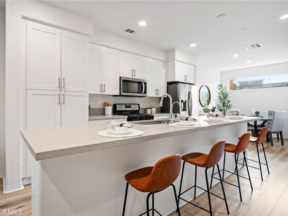 677 S District, Anaheim CA 92805