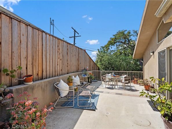 2377 Silver Ridge Avenue, Los Angeles CA 90039