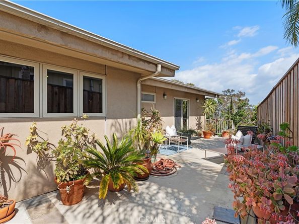 2377 Silver Ridge Avenue, Los Angeles CA 90039