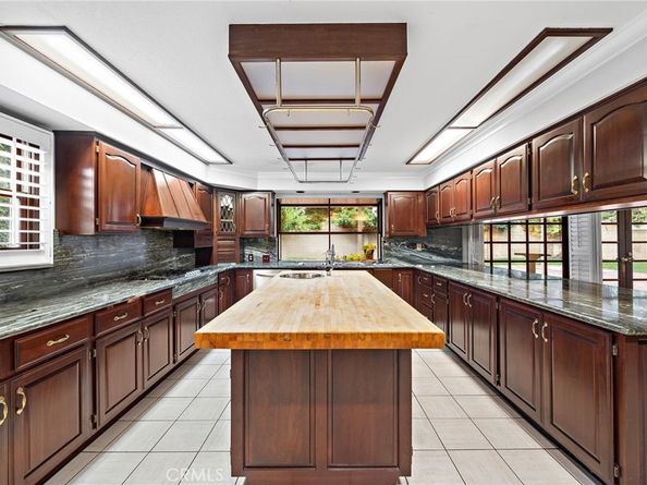 1851 Pitcairn, Costa Mesa CA 92626