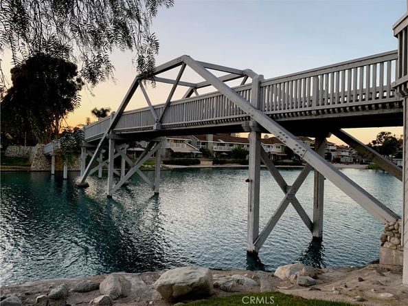 11 Fallingstar, Irvine CA 92614