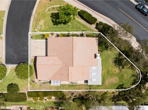 23721 Villena, Mission Viejo CA 92692