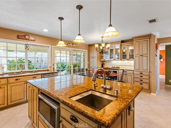 2014 E 20th Street, Santa Ana CA 92705