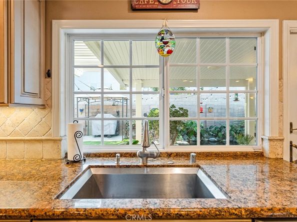 2014 E 20th Street, Santa Ana CA 92705