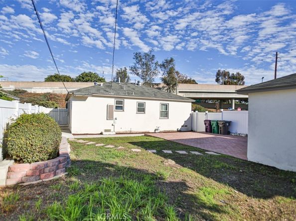 6851 Coachella, Long Beach CA 90805