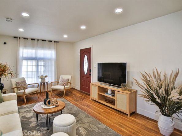6851 Coachella, Long Beach CA 90805