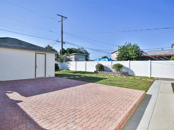 6851 Coachella, Long Beach CA 90805