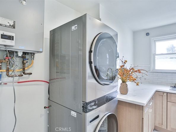 6851 Coachella, Long Beach CA 90805