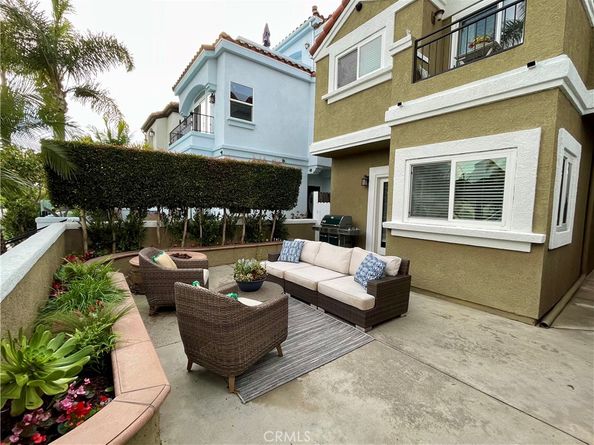 621 8th Street, Huntington Beach CA 92648