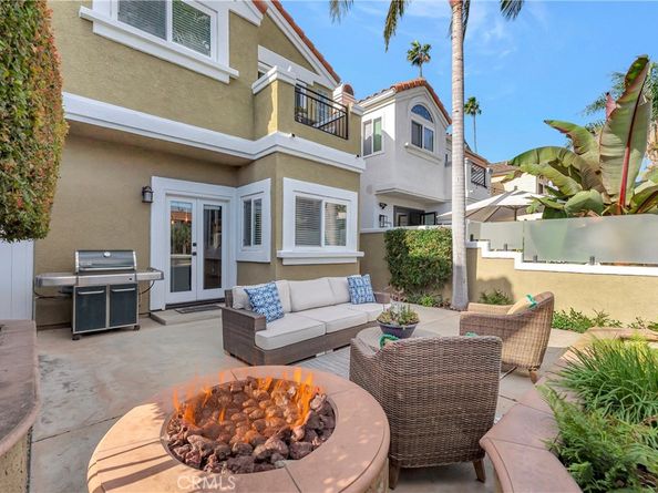 621 8th Street, Huntington Beach CA 92648