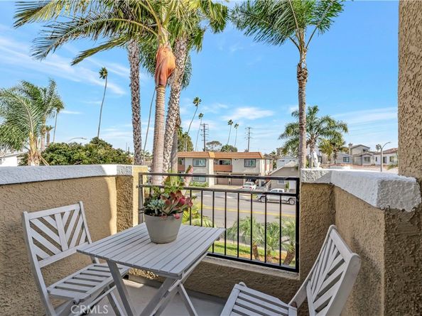 621 8th Street, Huntington Beach CA 92648