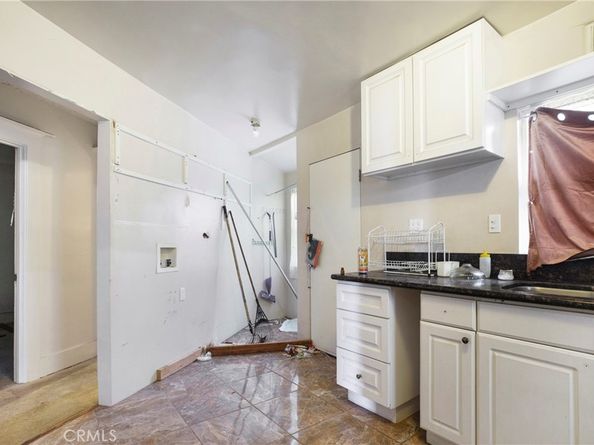 1331 W Manchester Avenue, Los Angeles CA 90044