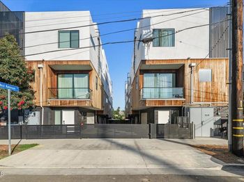 3221 Robinson Lane