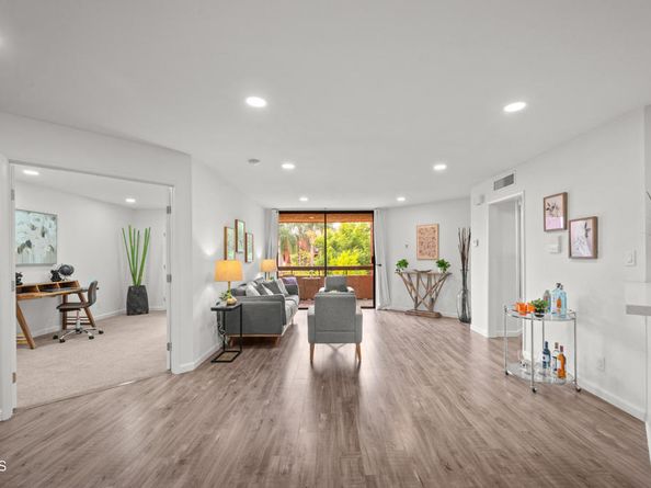 3961 Via Marisol 218, Los Angeles CA 90042