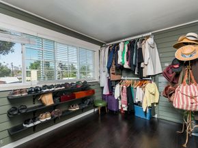 1955 N Los Robles Avenue, Pasadena CA 91104