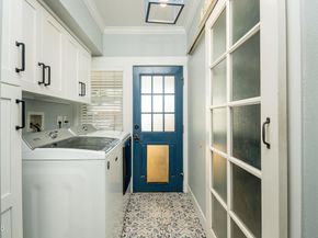 1955 N Los Robles Avenue, Pasadena CA 91104