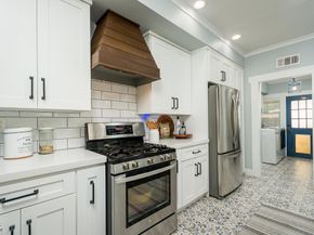 1955 N Los Robles Avenue, Pasadena CA 91104