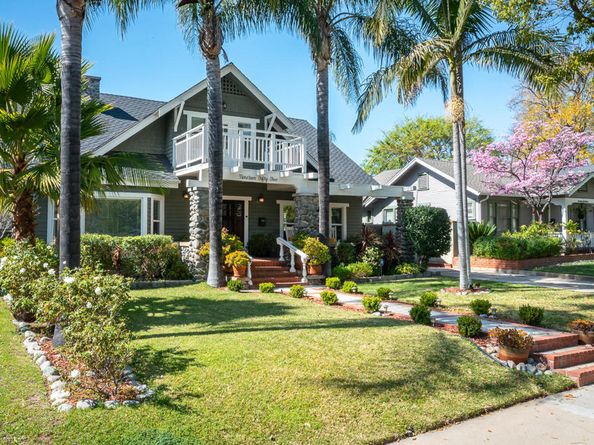 1955 N Los Robles Avenue, Pasadena CA 91104