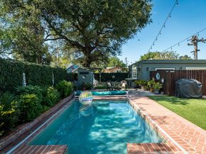 1955 N Los Robles Avenue, Pasadena CA 91104