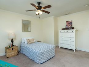 1955 N Los Robles Avenue, Pasadena CA 91104