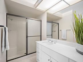 1340 Glenwood Road 17, Glendale CA 91201