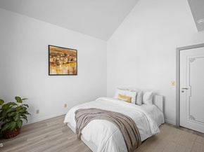 1340 Glenwood Road 17, Glendale CA 91201