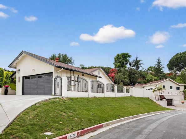 9327 La Shell Drive, Tujunga CA 91042