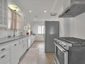 2569 Allen Avenue, Altadena CA 91001