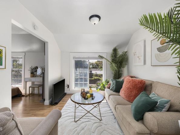 1065 E Mountain Street, Pasadena CA 91104