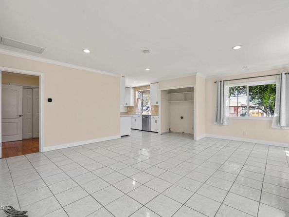 3638 sandwood Street, Lakewood CA 90712