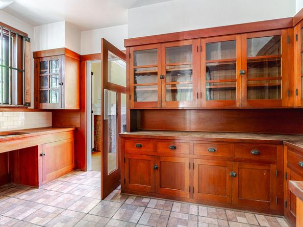 237 W State Street, Pasadena CA 91105