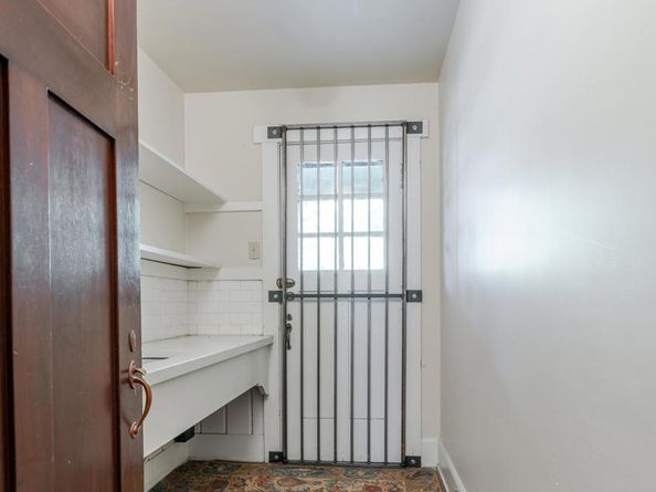 237 W State Street, Pasadena CA 91105