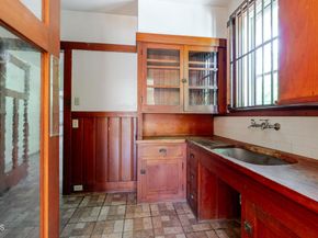 237 W State Street, Pasadena CA 91105